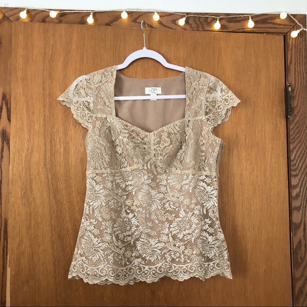 Ann Taylor LOFT Sweetheart neckline gold floral top